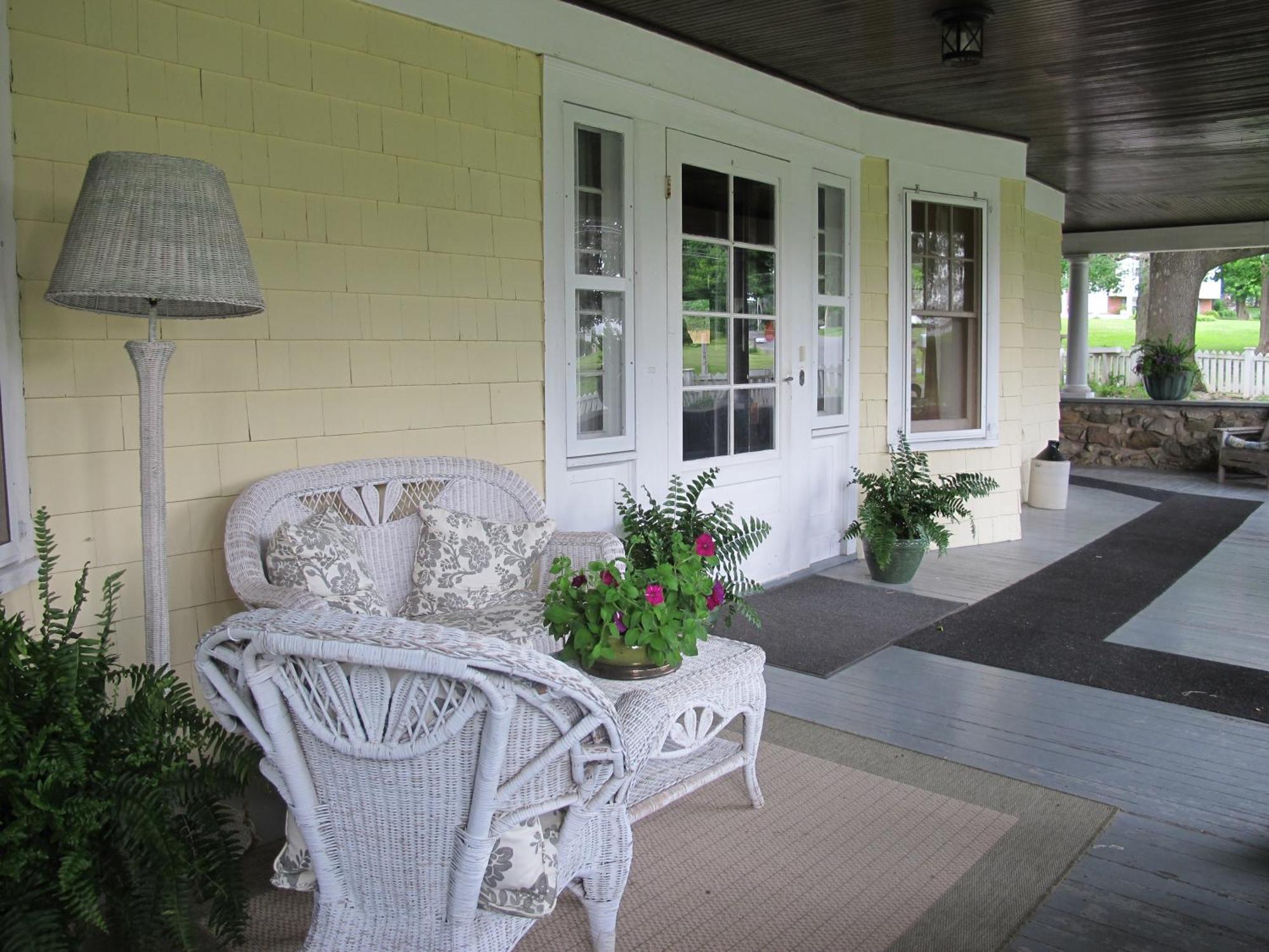 Hilltop House Bed & Breakfast Amenia Extérieur photo