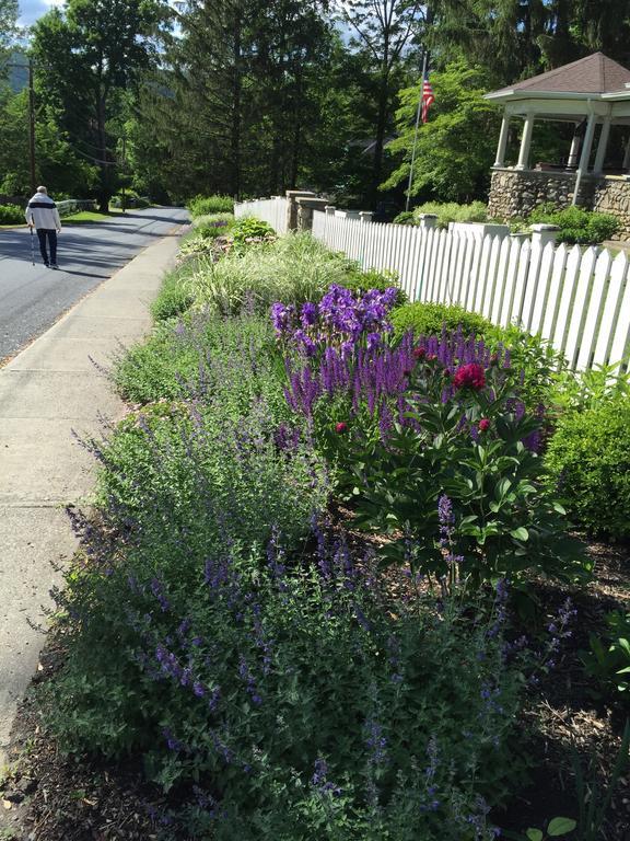 Hilltop House Bed & Breakfast Amenia Extérieur photo
