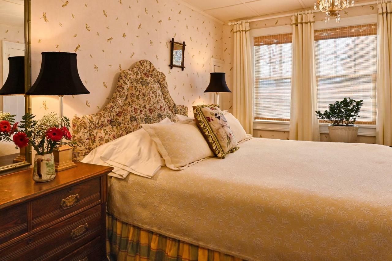 Hilltop House Bed & Breakfast Amenia Extérieur photo
