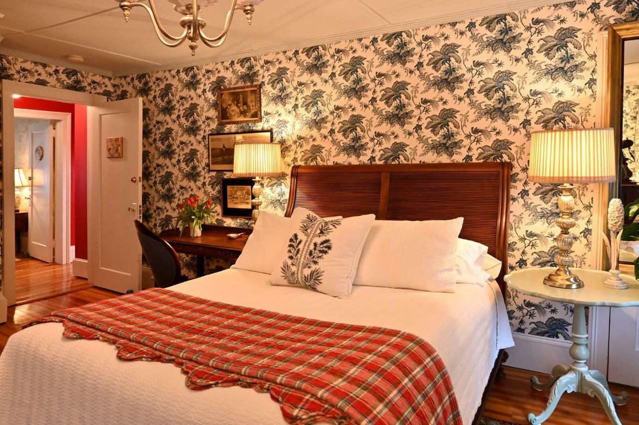 Hilltop House Bed & Breakfast Amenia Extérieur photo