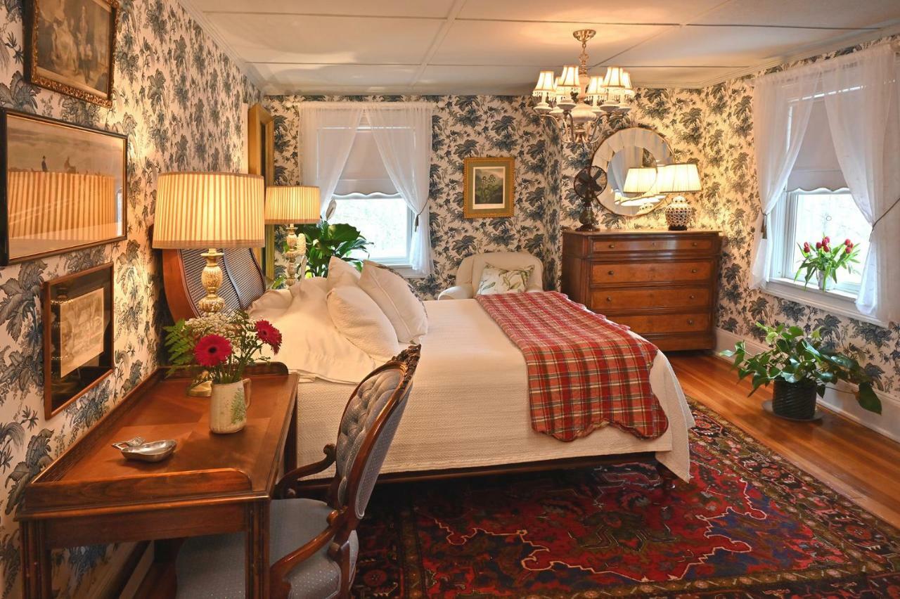 Hilltop House Bed & Breakfast Amenia Extérieur photo