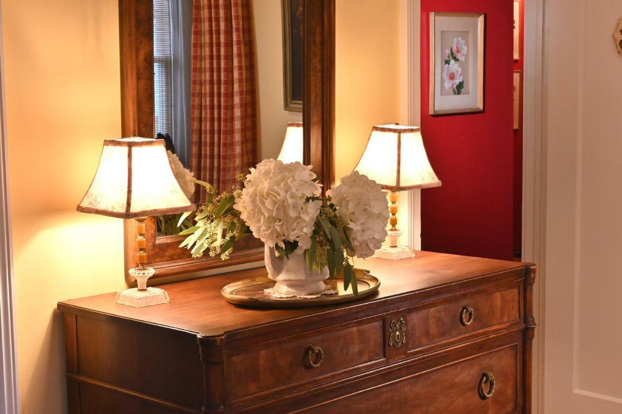 Hilltop House Bed & Breakfast Amenia Extérieur photo